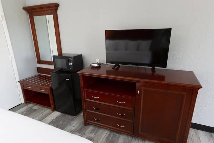 Room 16 of 33