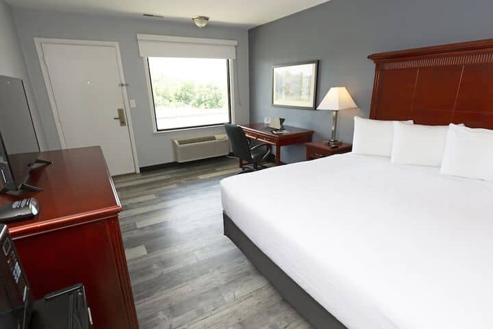 Room 15 of 33
